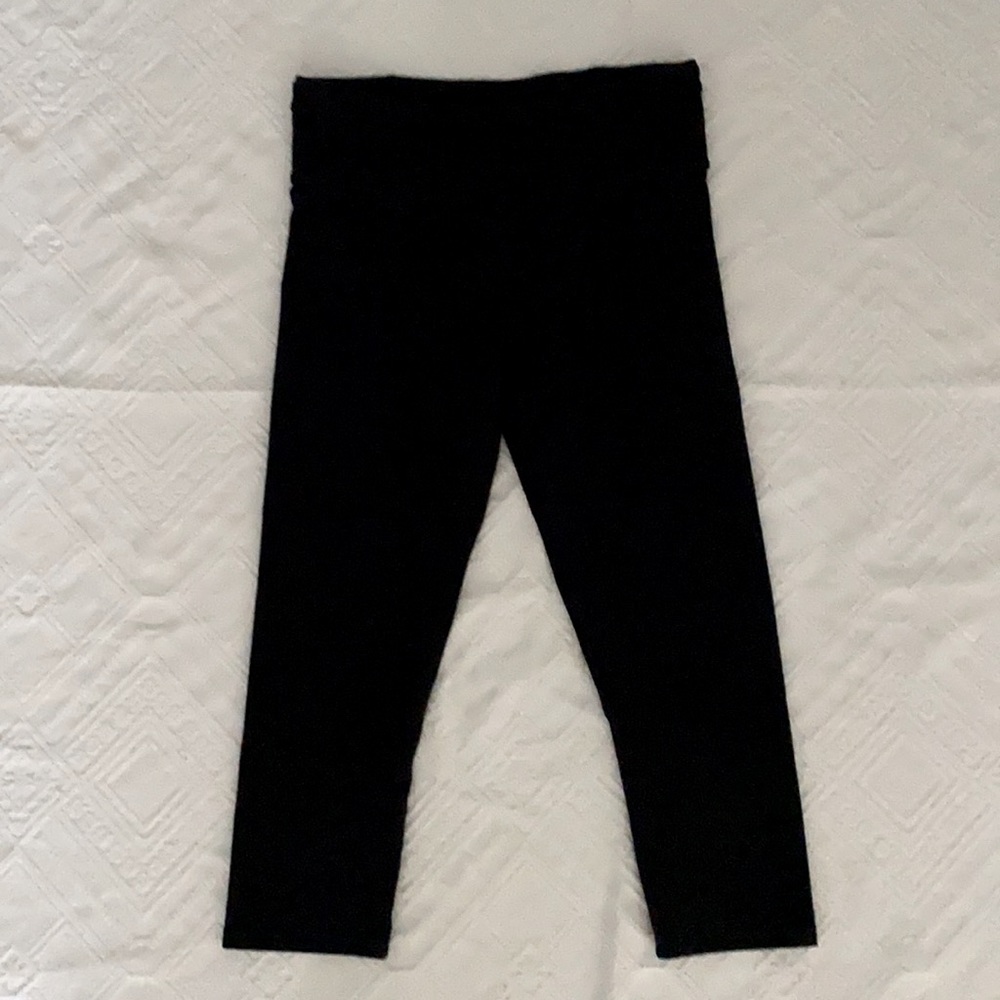 Fabletics Workout Capri Yoga Leggings